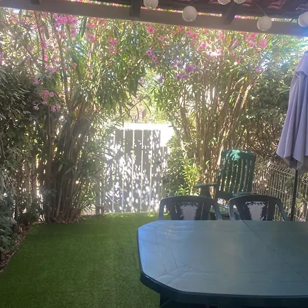 Maisonnette Ti Lézard Au Calme à 100 Mètres De La Hébergement de vacances *